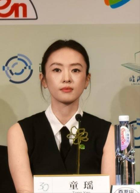 云南籍演员童瑶首次担任上海电视节白玉兰奖评委