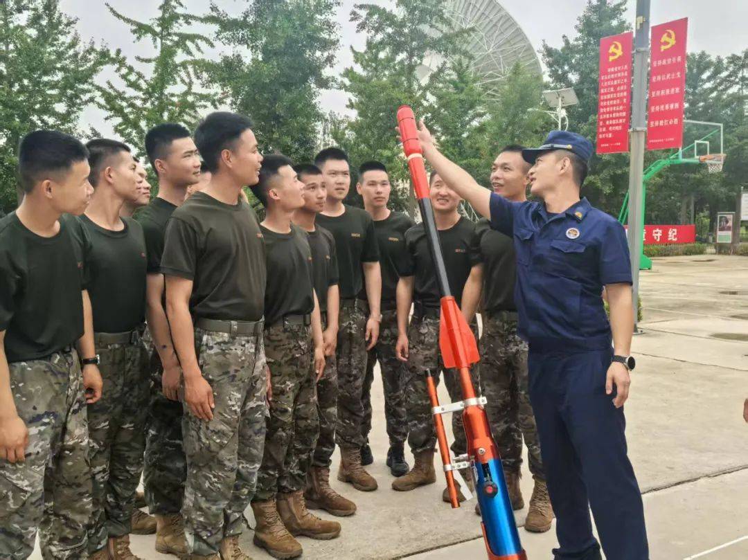 2100名武警官兵开展消防应急救援能力培训