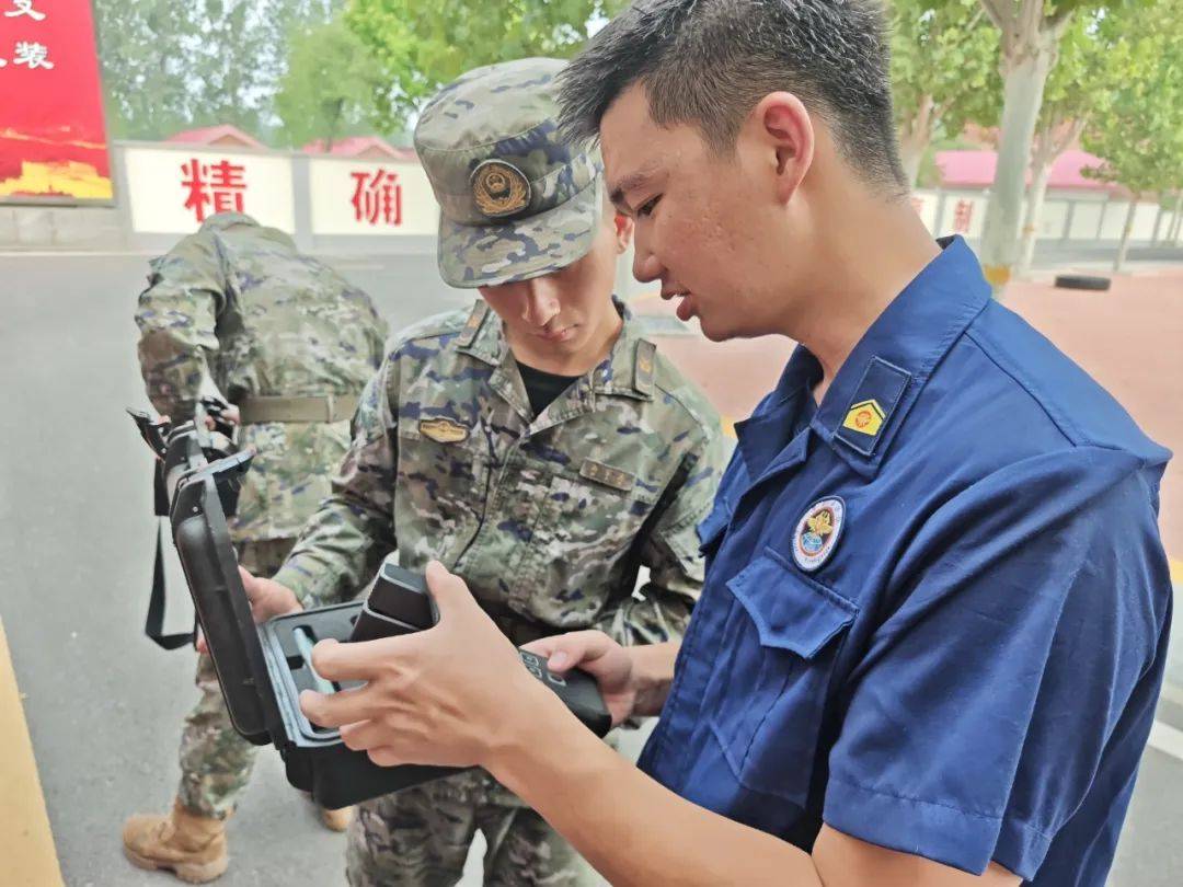 2100名武警官兵开展消防应急救援能力培训