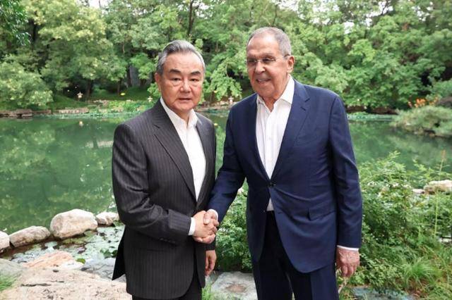 稀土出口暴涨660%！美国不许中国买2国石油，伊朗意外送来神助攻